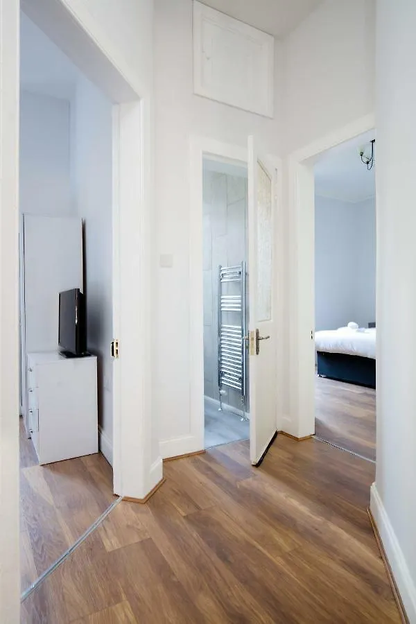 Montgomery Central Apartment EDI 0*,