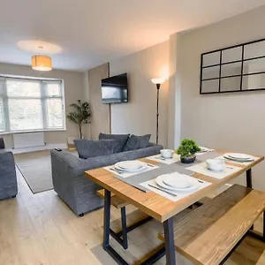 https://station-house-cosy-renovated-family-friendly-home-in.hotelsin-chester.com