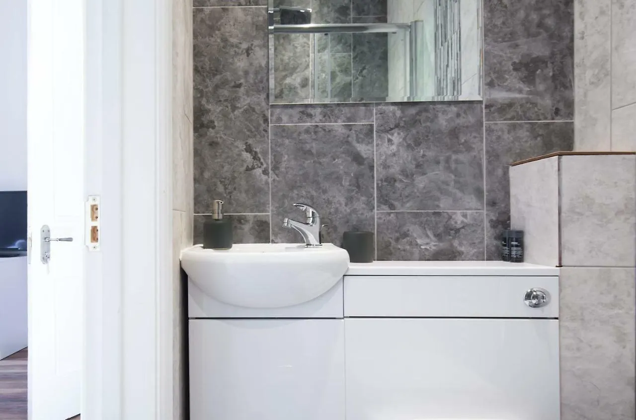 Montgomery Central Apartment Edinburgh